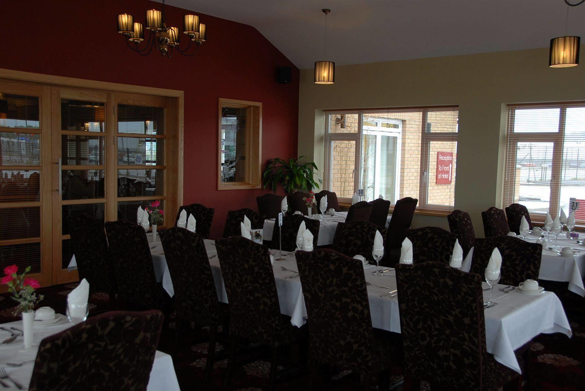Curran Court Hotel 란 외부 사진
