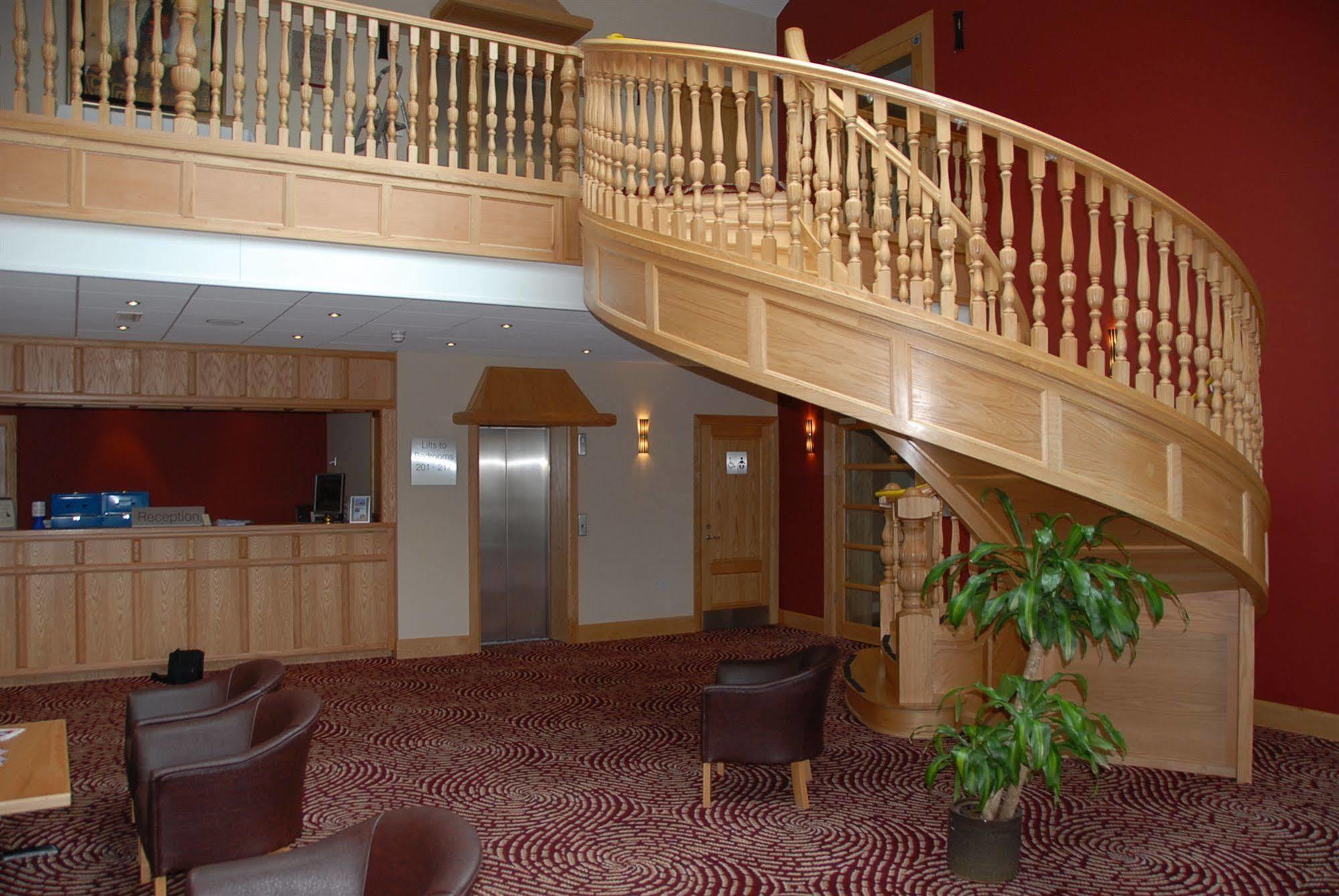 Curran Court Hotel 란 외부 사진