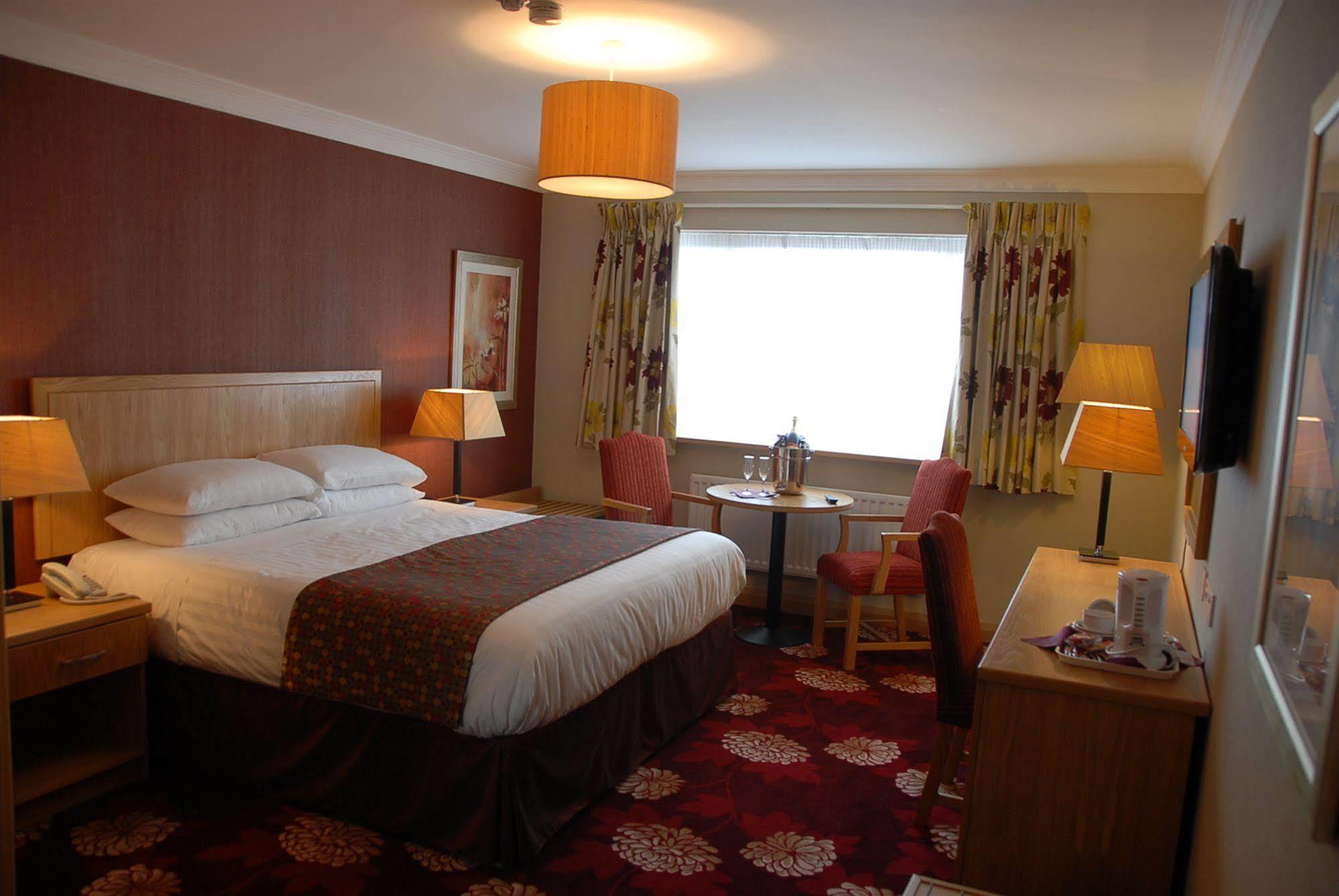 Curran Court Hotel 란 외부 사진