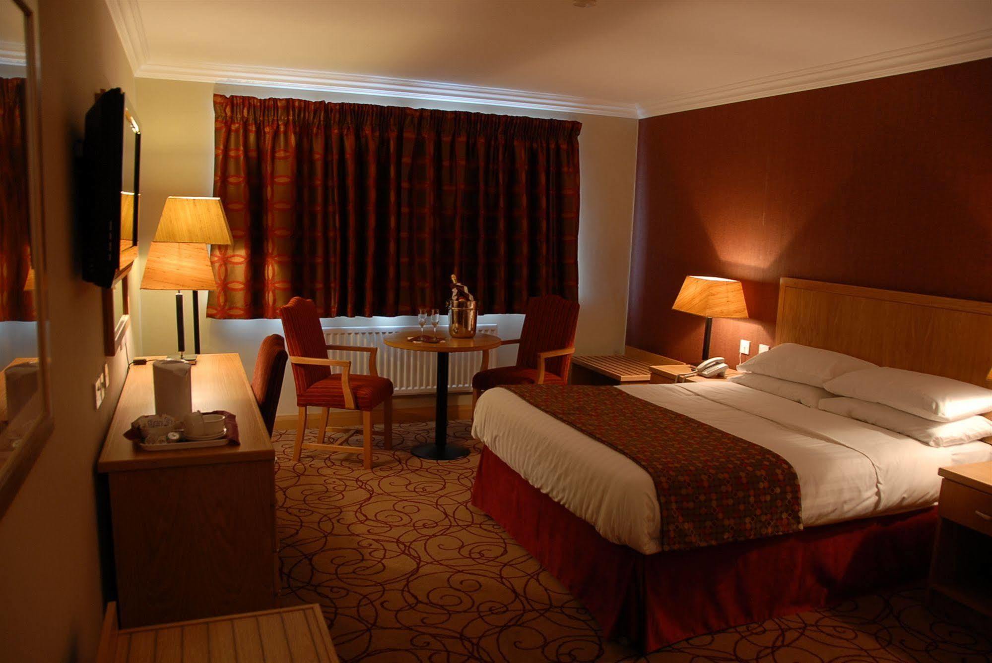 Curran Court Hotel 란 외부 사진